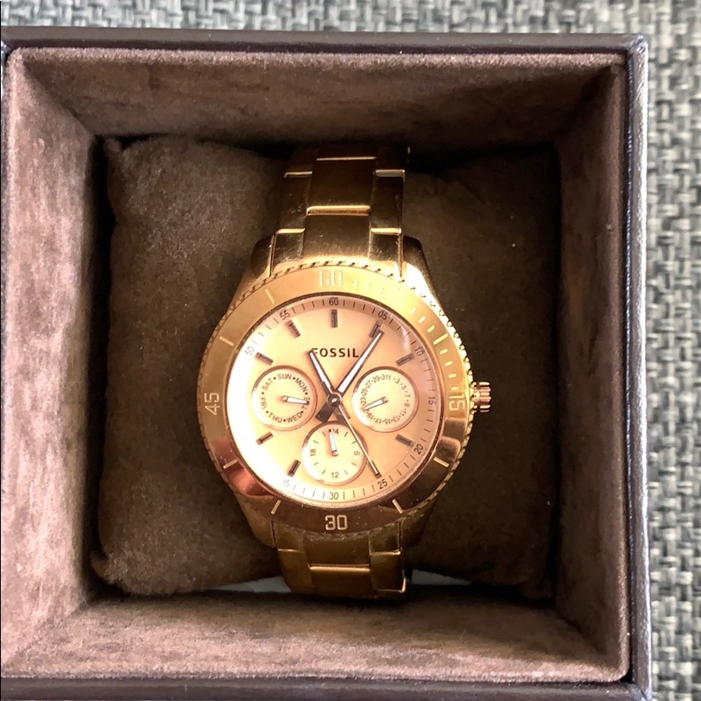 Rose gold women's Fossil watch